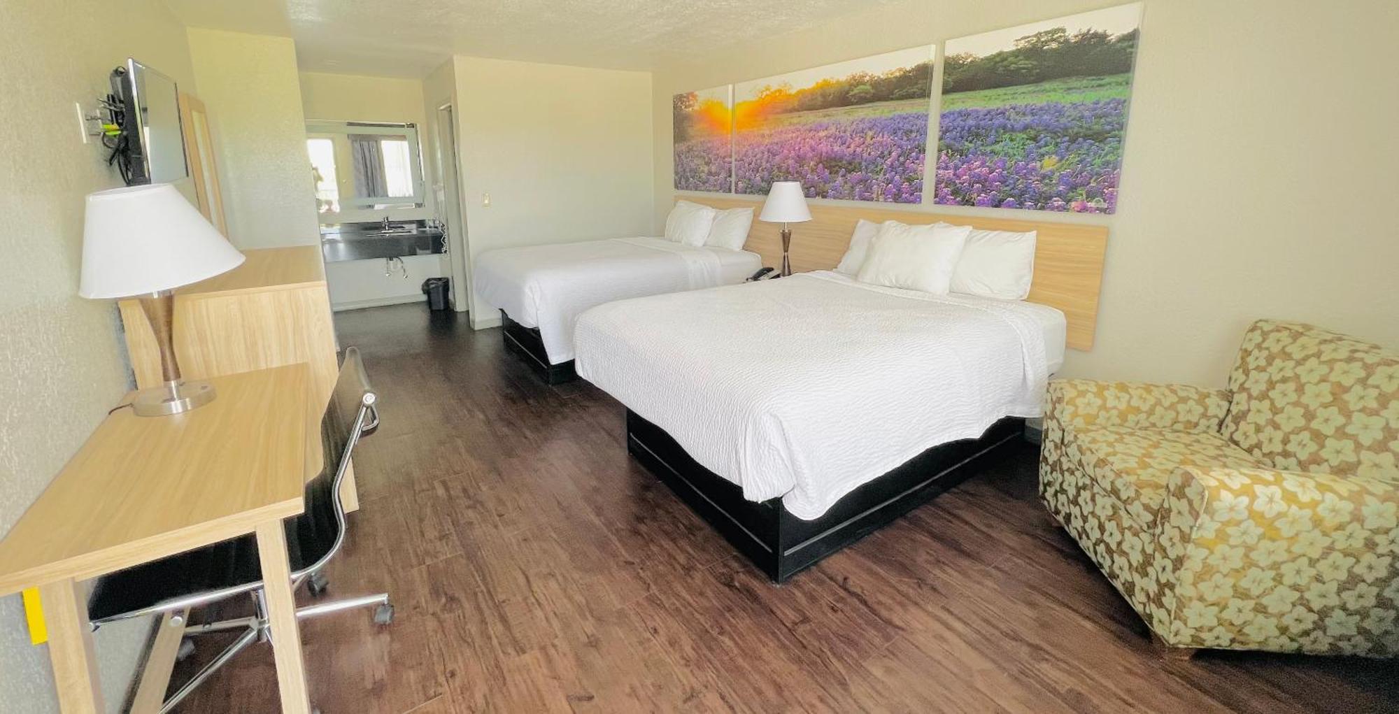Days Inn & Suites By Wyndham - Canton First Monday Trade Days Extérieur photo
